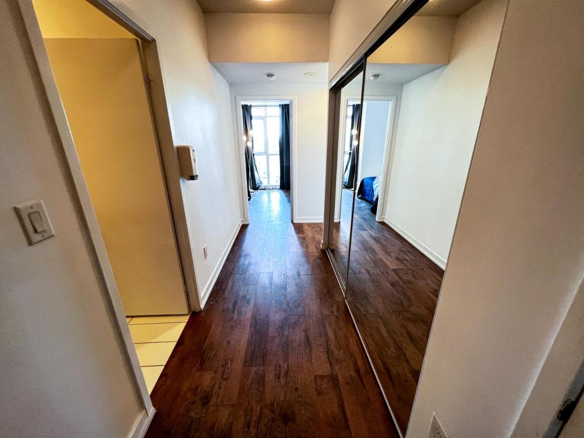 Simply Comfort. Elegant Apartments Dan Lecki Toronto Extérieur photo