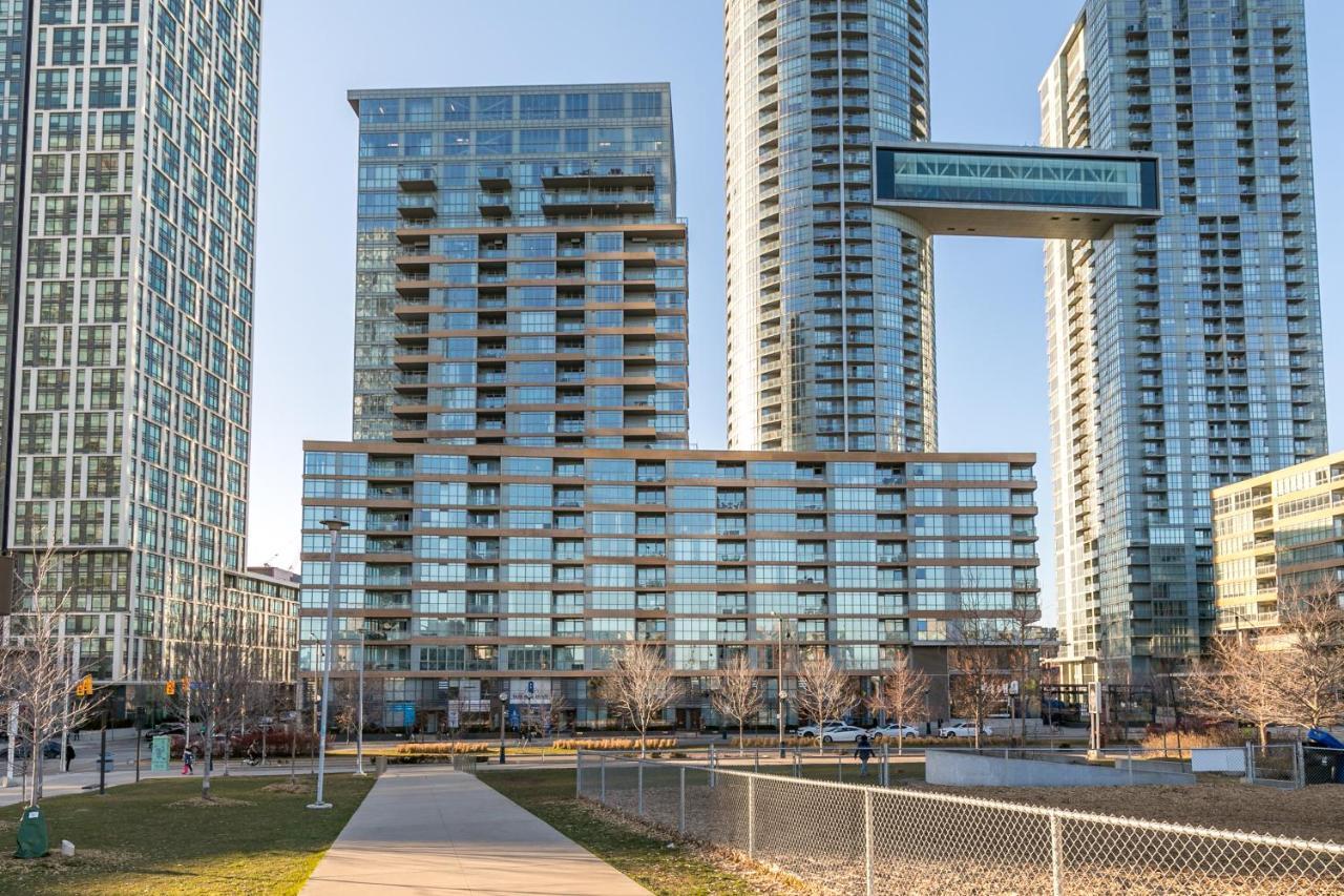 Simply Comfort. Elegant Apartments Dan Lecki Toronto Extérieur photo